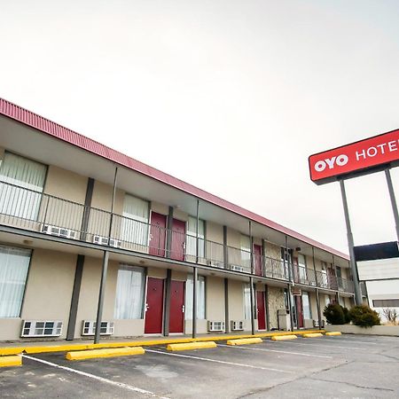 Oyo Hotel Hutchinson West 4Th Ave Экстерьер фото