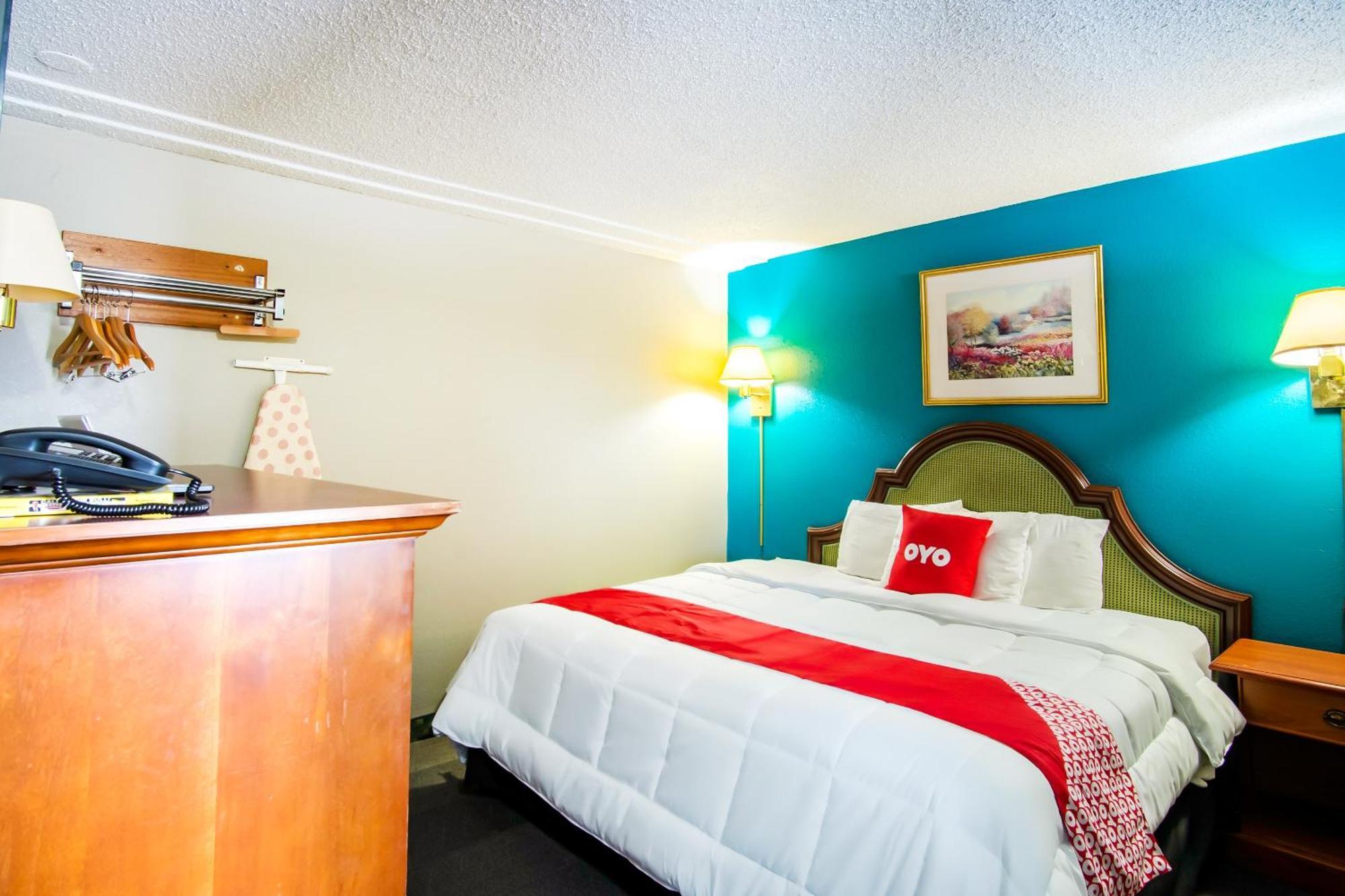 Oyo Hotel Hutchinson West 4Th Ave Экстерьер фото