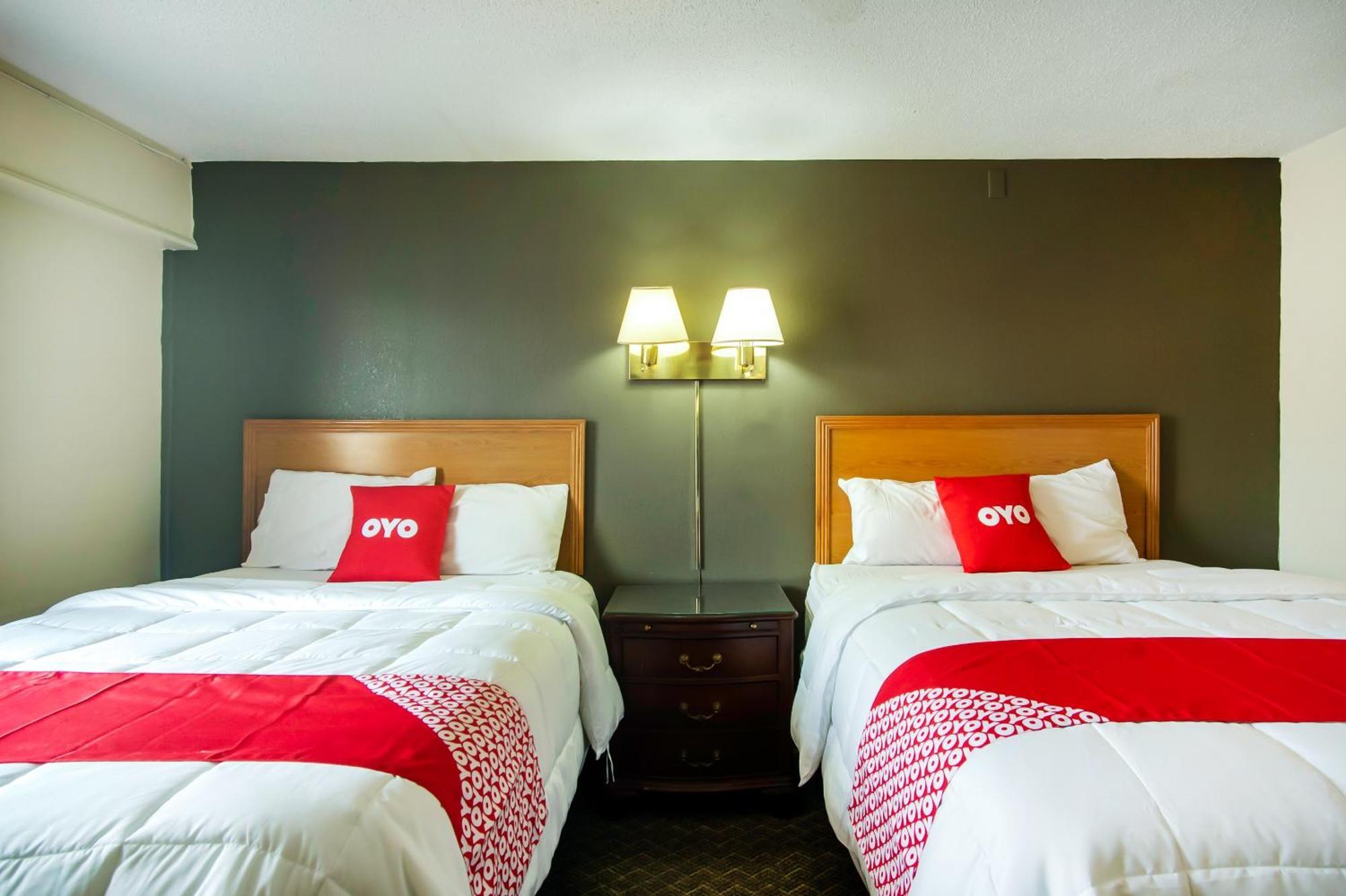 Oyo Hotel Hutchinson West 4Th Ave Экстерьер фото