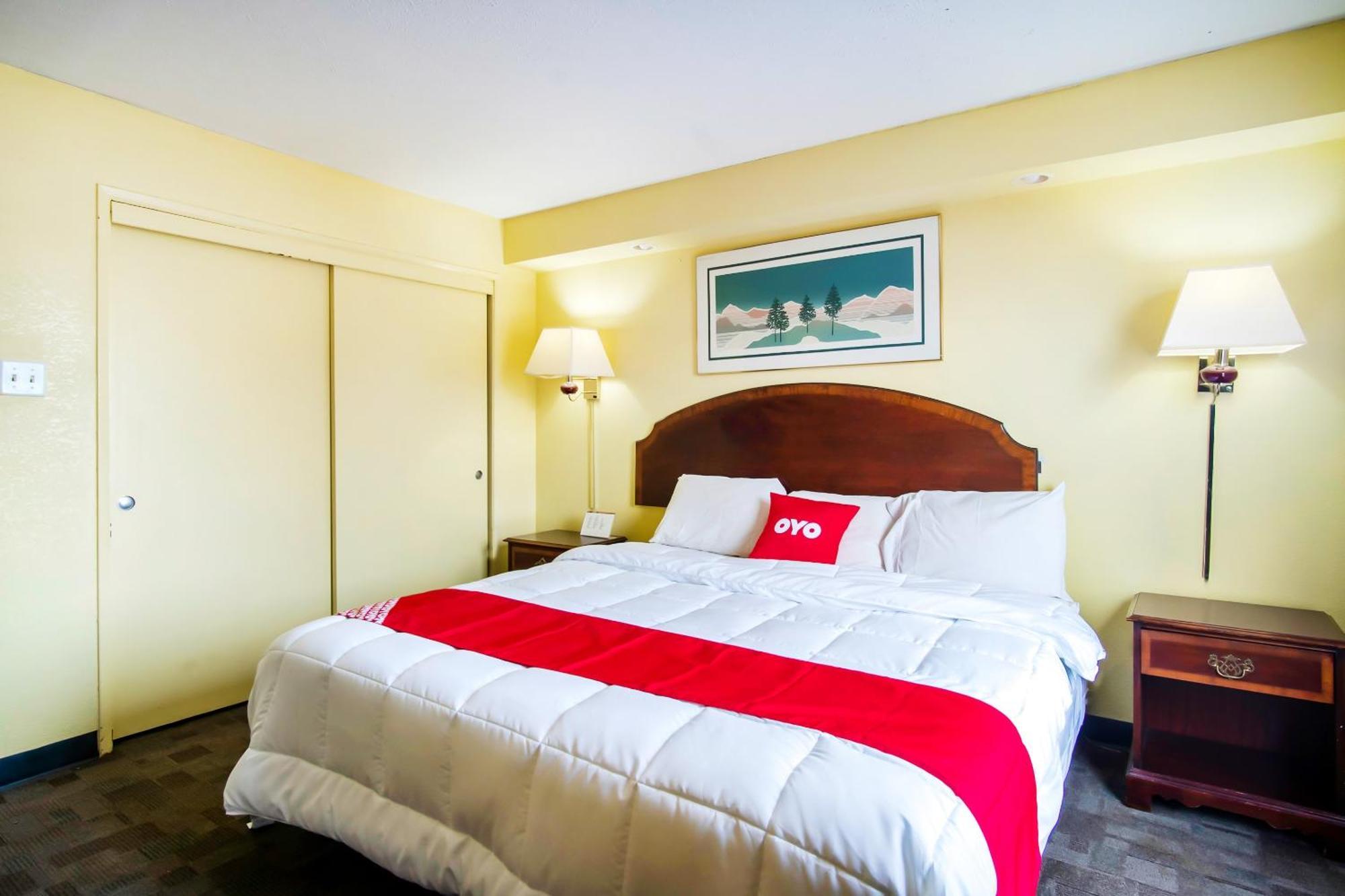 Oyo Hotel Hutchinson West 4Th Ave Экстерьер фото