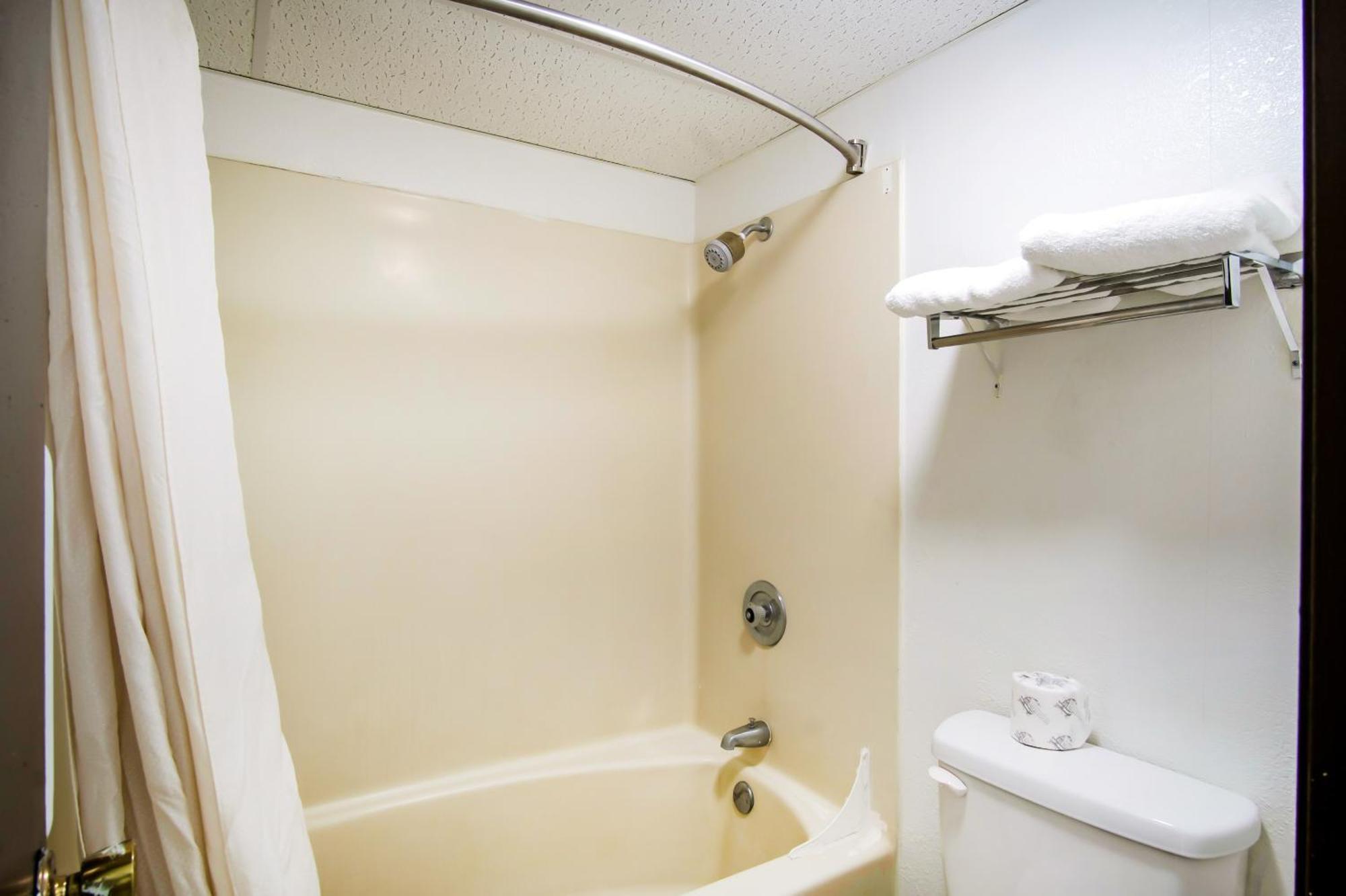Oyo Hotel Hutchinson West 4Th Ave Экстерьер фото