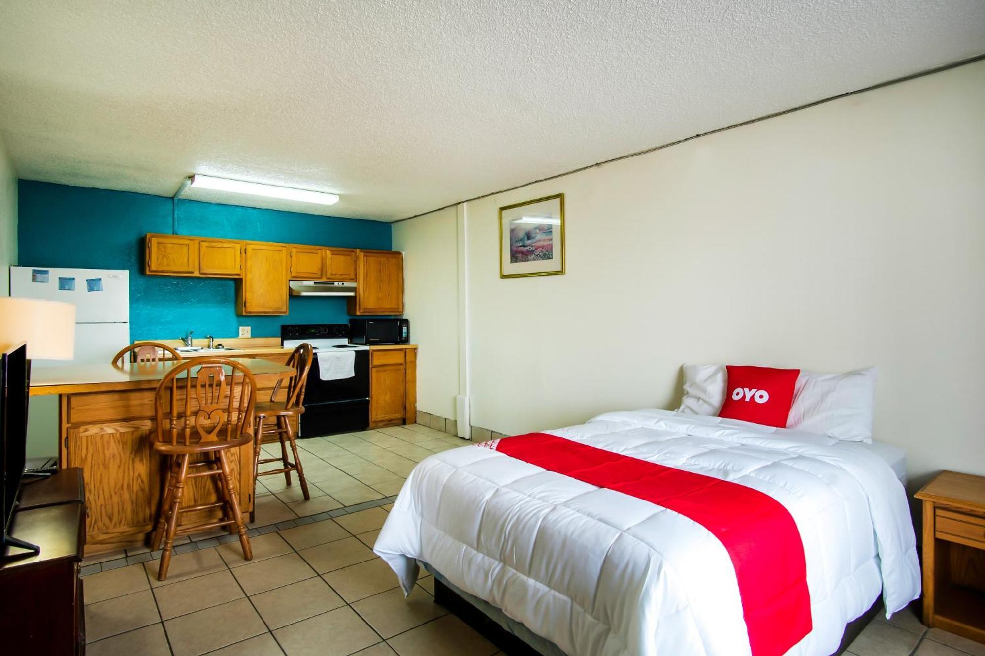 Oyo Hotel Hutchinson West 4Th Ave Экстерьер фото