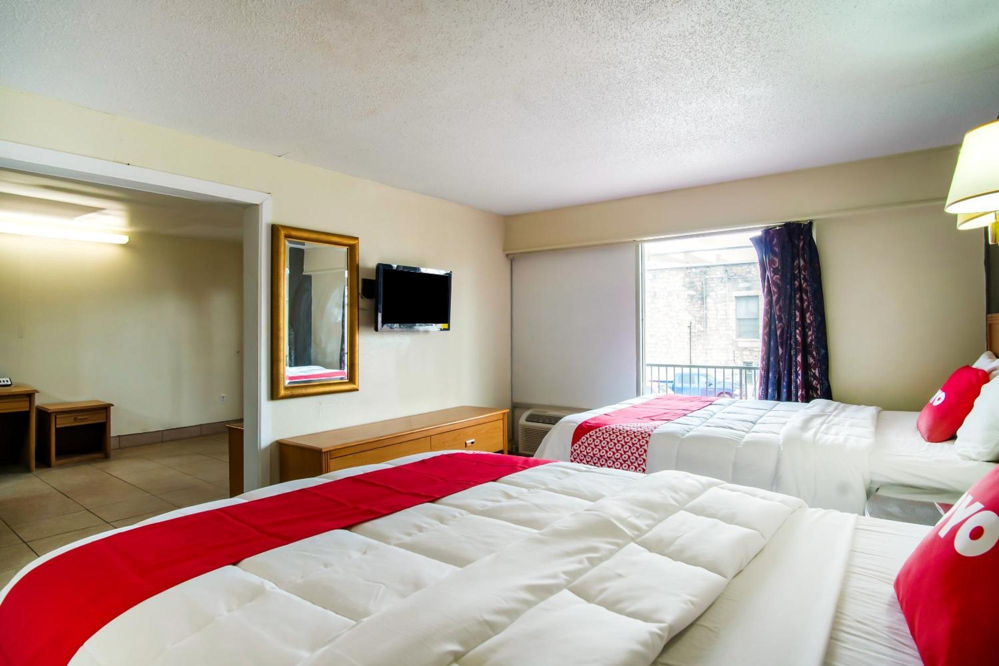Oyo Hotel Hutchinson West 4Th Ave Экстерьер фото