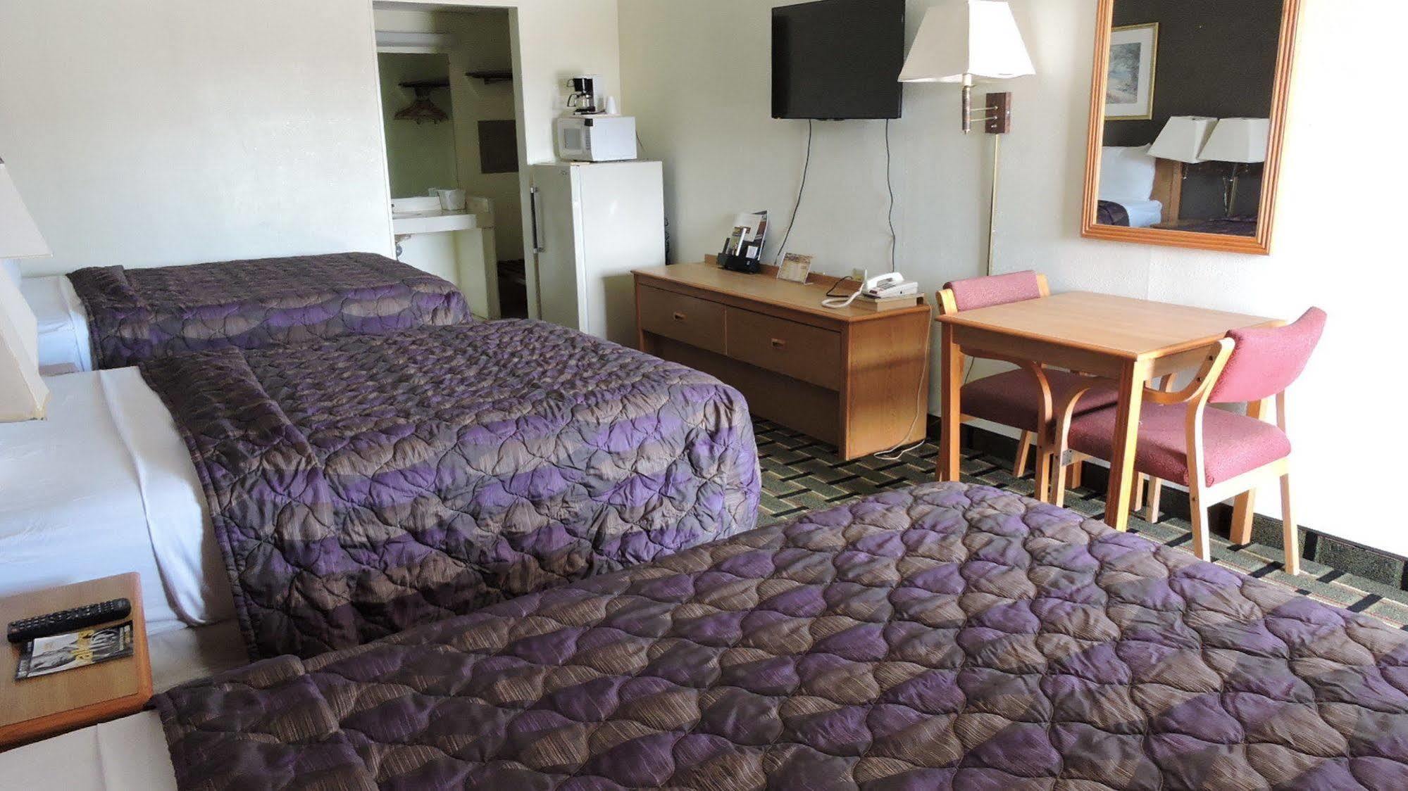 Oyo Hotel Hutchinson West 4Th Ave Экстерьер фото